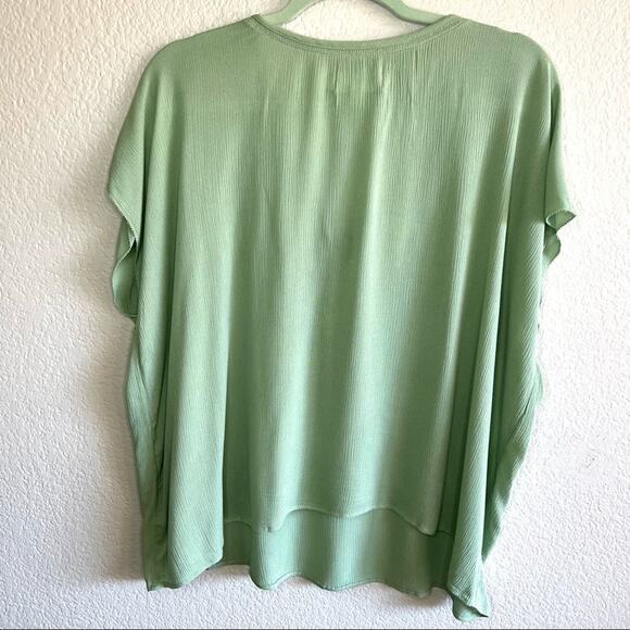 Anthropologie light green embroidered and sequin blouse size small - Picture 9 of 10